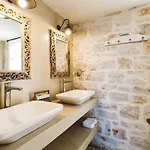 Yiameli With Private Pool Villa *