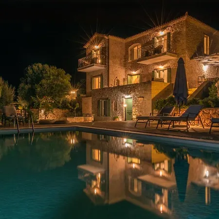 Yiameli With Private Pool *