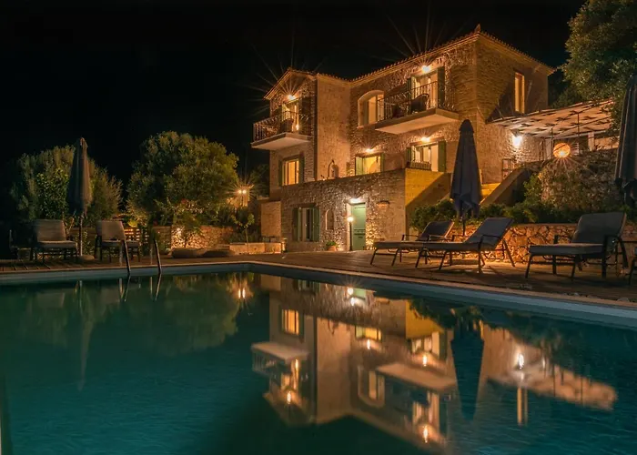 Yiameli With Private Pool *